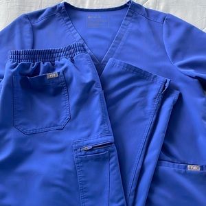 FIGS brand top and bottoms